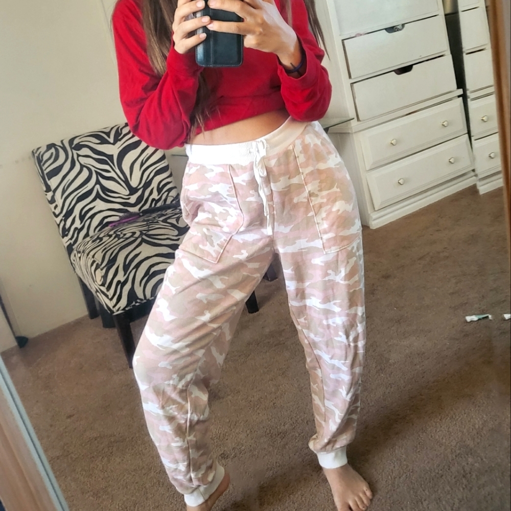 Banana Republic pink/tan camo pants